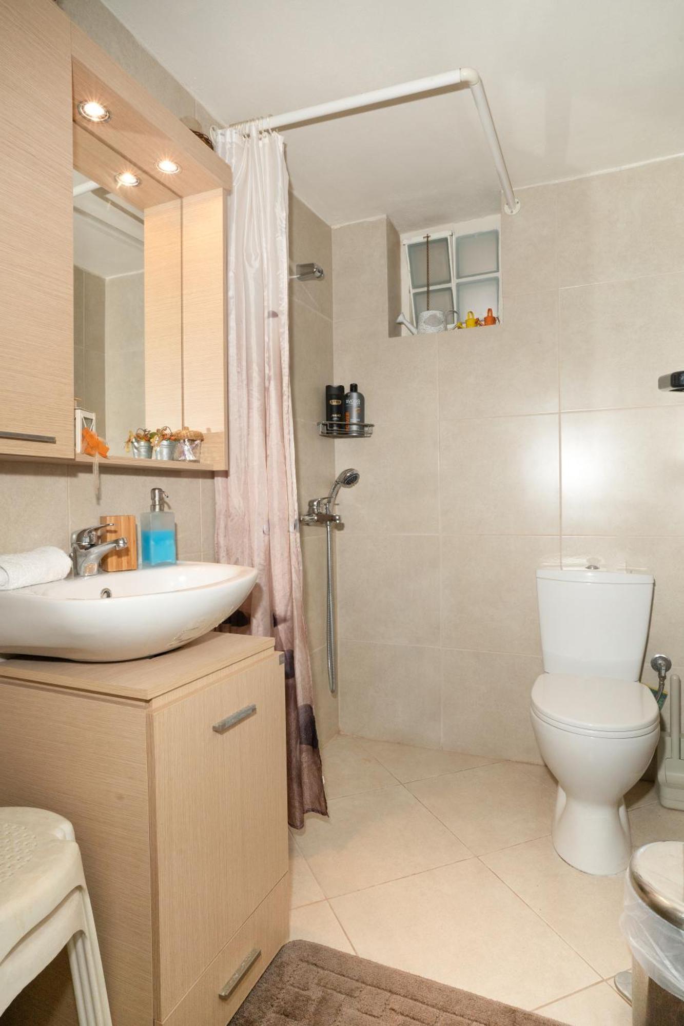 Maria'S Airport Apartment Коропион Экстерьер фото