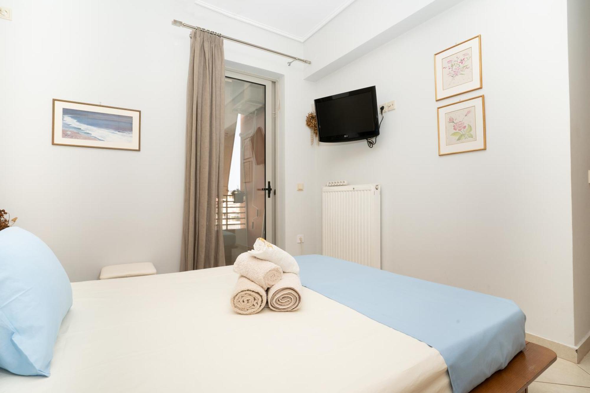 Maria'S Airport Apartment Коропион Экстерьер фото