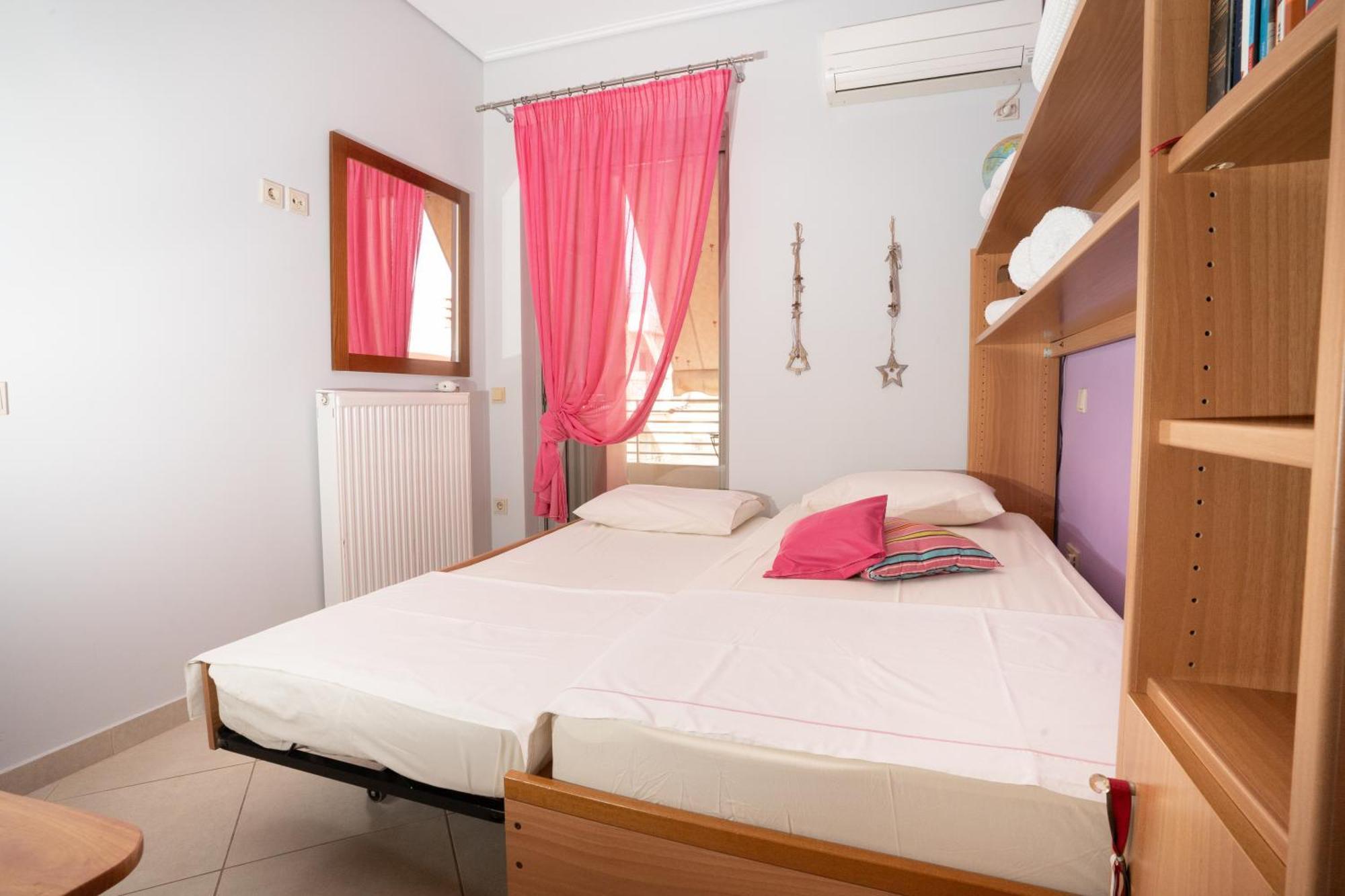 Maria'S Airport Apartment Коропион Экстерьер фото